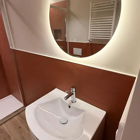 Niam House * 로마